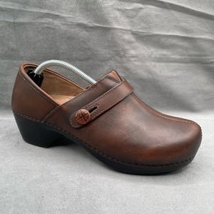 Dansko Solstice Clogs Block Heels Button Strap Slip On Brown Leather Size 39